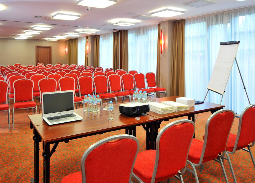 Centrum Wypoczynkowo-Konferencyjne Solaris Łazy 外观 照片